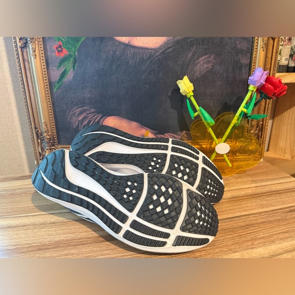 Men's Nike Air ZOOM PEGASUS 39
Shoes DH4071-001 size 12 - Picture 9 of 11